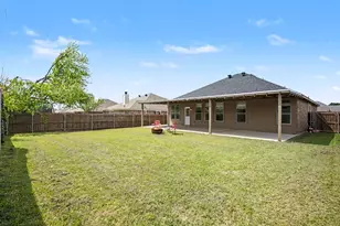 303 Stonegate Blvd, Alvarado, TX 76009 - Photo 30