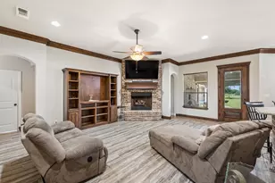 3000 Elkton Dr, Granbury, TX 76049 - Photo 6
