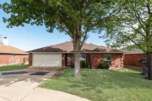9320 Rhea Ct, White Settlement, TX 76108 - Photo 2