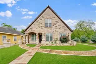 2104 Wellington St, Greenville, TX 75401 - Photo 2