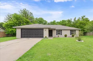 329 Applewood Ln, Hewitt, TX 76643 - Photo 2