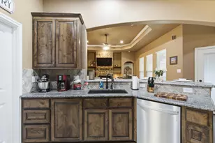 940 Elk Ridge Dr, Stephenville, TX 76401 - Photo 8