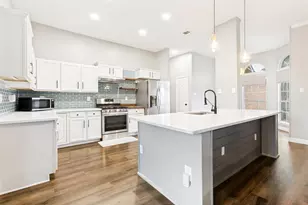 7305 Silverthorn Dr, Rowlett, TX 75089 - Photo 1