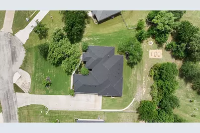 4005 Legend Trail, Granbury, TX 76049 - Photo 36
