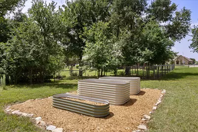 4005 Legend Trail, Granbury, TX 76049 - Photo 32