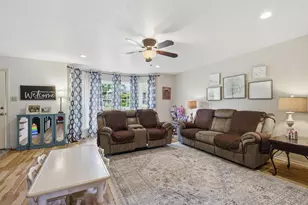 5852 Marina Dr, Garland, TX 75043 - Photo 10