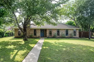 2 Whispering Cir, Hickory Creek, TX 75065 - Photo 2