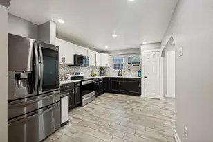 4332 Quails Ln, Fort Worth, TX 76119 - Photo 6