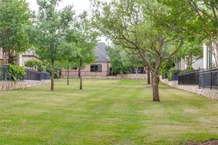 32 Fawn Wood Dr, Dallas, TX 75248 - Photo 24