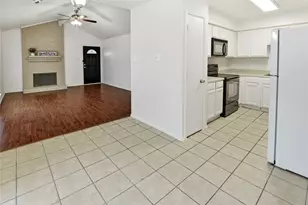 3324 Green Ridge St, Fort Worth, TX 76133 - Photo 6