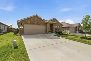 549 Derby Ln, Springtown, TX 76082 - Photo 2