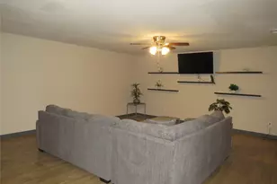 12069 Joyce Ln, Roanoke, TX 76262 - Photo 4