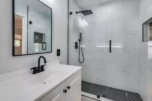 1919 Betsy Ln, Irving, TX 75061 - Photo 2