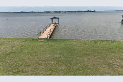 401 Meandering Way, Corsicana, TX 75109 - Photo 1