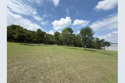 401 Meandering Way, Corsicana, TX 75109 - Photo 24