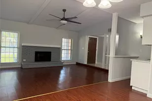 7002 Forestview Dr, Arlington, TX 76016 - Photo 6