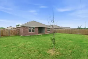 521 Jameson St, Springtown, TX 76082 - Photo 40