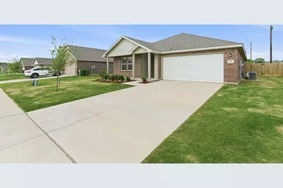 521 Jameson Street, Springtown, TX 76082 - Photo 1