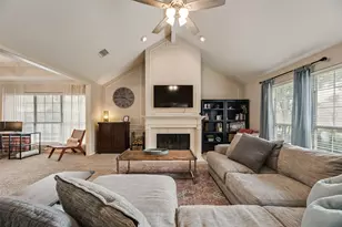 1310 Newport Dr, Carrollton, TX 75006 - Photo 6