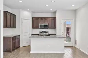 713 Presidio St, Aubrey, TX 76227 - Photo 12