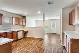321 Silver Lake Trail, Fort Worth, TX 76140 - Photo 10