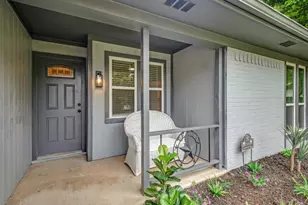 2105 Sagebrush Trail, Grapevine, TX 76051 - Photo 4