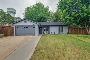 2105 Sagebrush Trail, Grapevine, TX 76051 - Photo 2