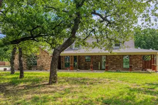 115 Deerfield Rd, Paradise, TX 76073 - Photo 2