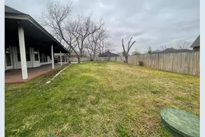 9302 S Longwood Drive, Granbury, TX 76049 - Photo 4