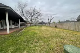9302 S Longwood Dr, Granbury, TX 76049 - Photo 4