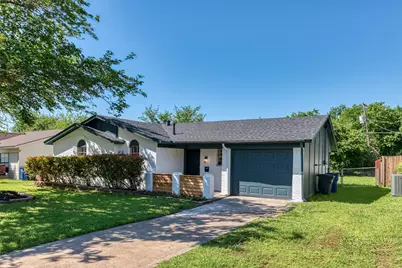 617 NW Newton Drive, Burleson, TX 76028 - Photo 2