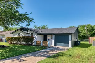 617 NW Newton Dr, Burleson, TX 76028 - Photo 2
