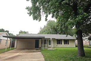 604 Bayless Dr, Euless, TX 76040 - Photo 1