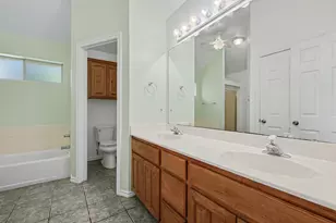 1516 Clover Ln, Granbury, TX 76048 - Photo 12