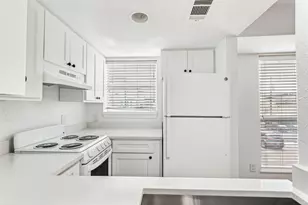 1901 N Fitzhugh Ave, Dallas, TX 75204 - Photo 10