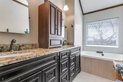3229 Birch Avenue, Grapevine, TX 76051 - Photo 14