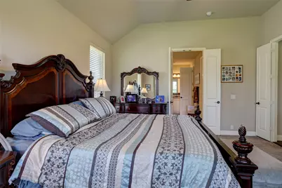 2819 Terrosa Road, Grand Prairie, TX 75054 - Photo 14