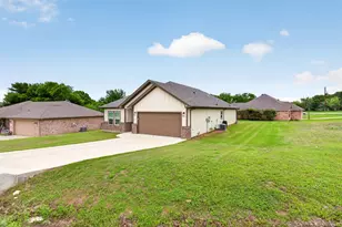 1311 E Apache Trail, Granbury, TX 76048 - Photo 36