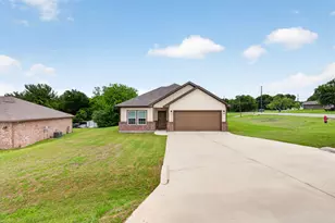 1311 E Apache Trail, Granbury, TX 76048 - Photo 38