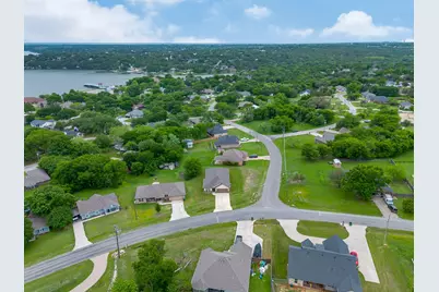 1311 E Apache Trail, Granbury, TX 76048 - Photo 34