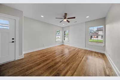 1001 W Lampasas Street, Ennis, TX 75119 - Photo 8