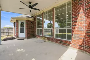 1121 SW Hillside Dr, Burleson, TX 76028 - Photo 30