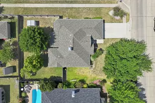 1121 SW Hillside Dr, Burleson, TX 76028 - Photo 34