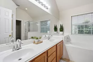 1121 SW Hillside Dr, Burleson, TX 76028 - Photo 22