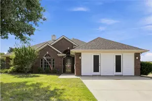 1121 SW Hillside Dr, Burleson, TX 76028 - Photo 2