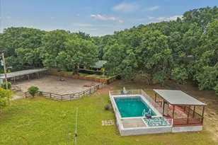 1879 Co Rd 3302, Greenville, TX 75402 - Photo 38