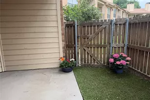 16301 Ledgemont Ln, Addison, TX 75001 - Photo 20