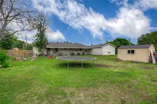 210 E Cook St, Josephine, TX 75189 - Photo 6