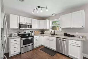 2217 Shady Brook Dr, Bedford, TX 76021 - Photo 8