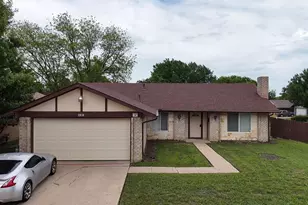 2838 Padre Ln, Grand Prairie, TX 75052 - Photo 2